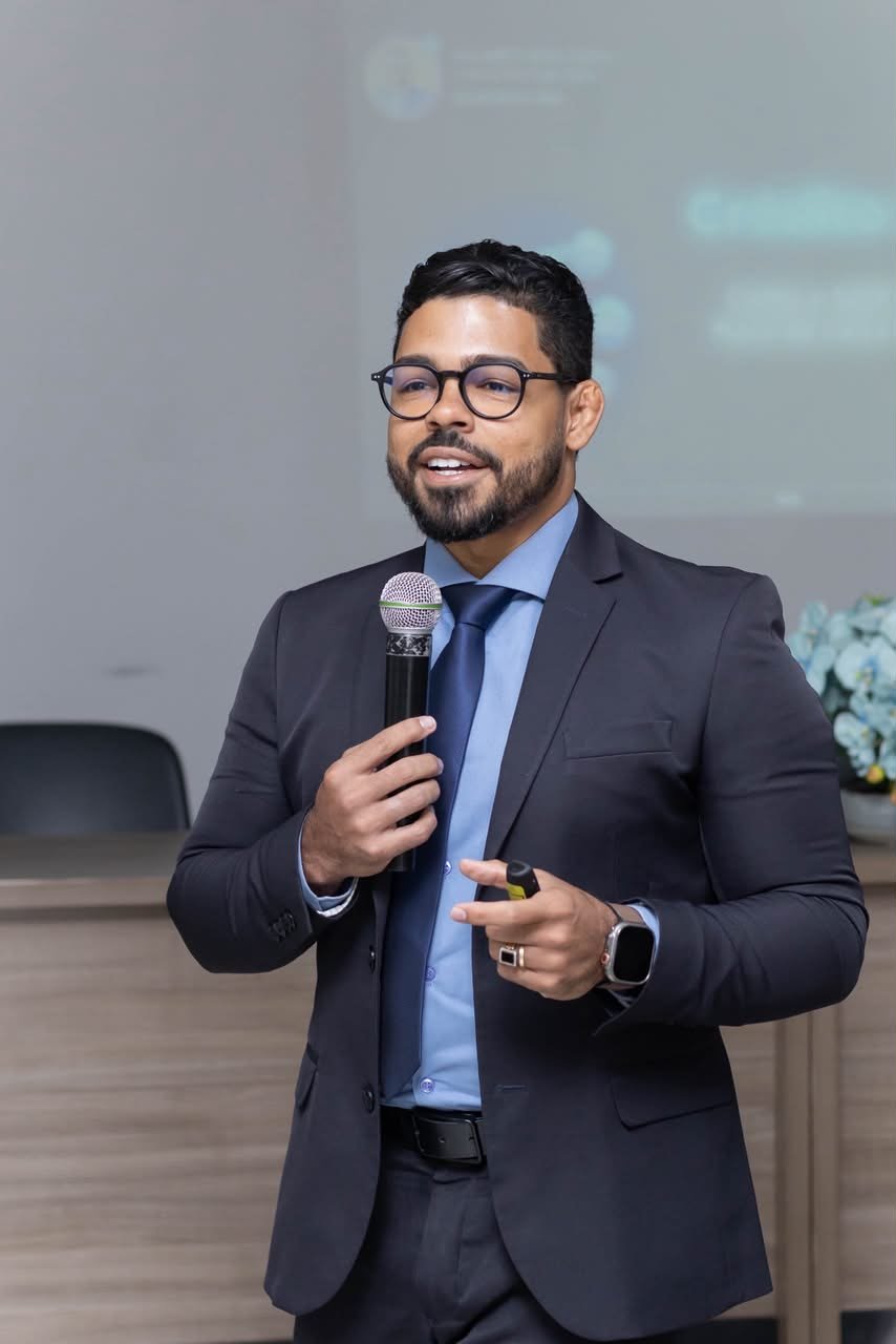 Adalberto Vitor, Perito Contador